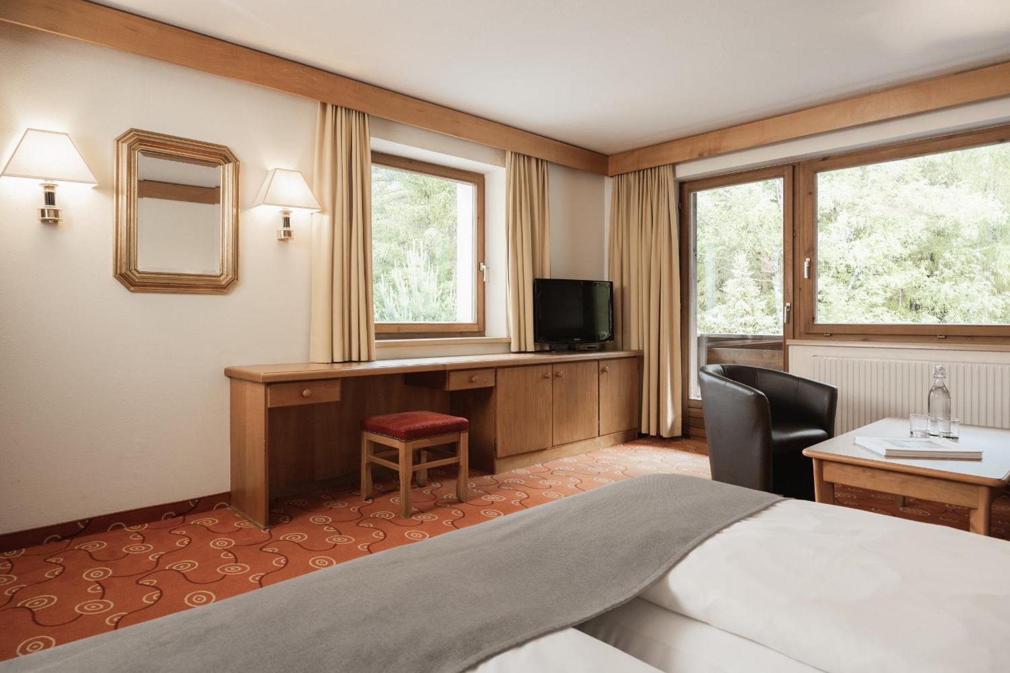 Neueroeffnung Miaflor Familien- & Aktivresort Ried im Oberinntal Room photo