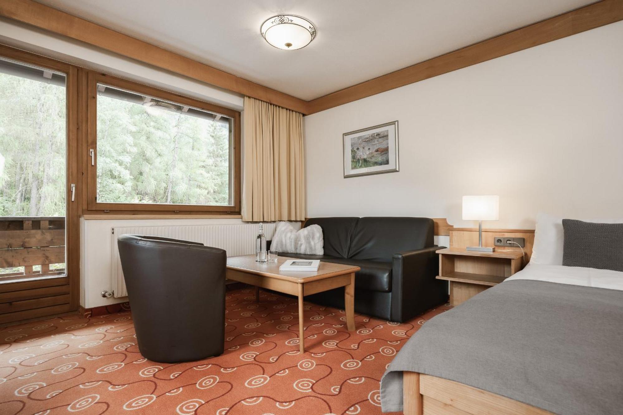 Neueroeffnung Miaflor Familien- & Aktivresort Ried im Oberinntal Room photo