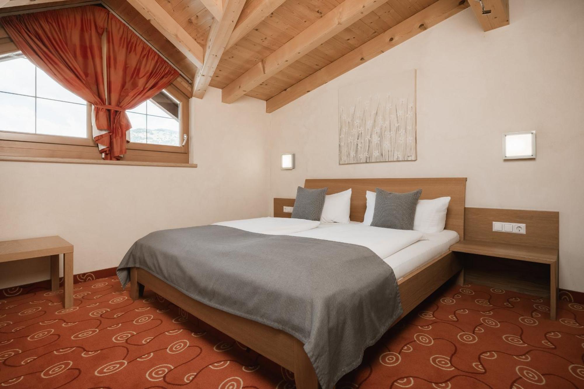 Neueroeffnung Miaflor Familien- & Aktivresort Ried im Oberinntal Room photo