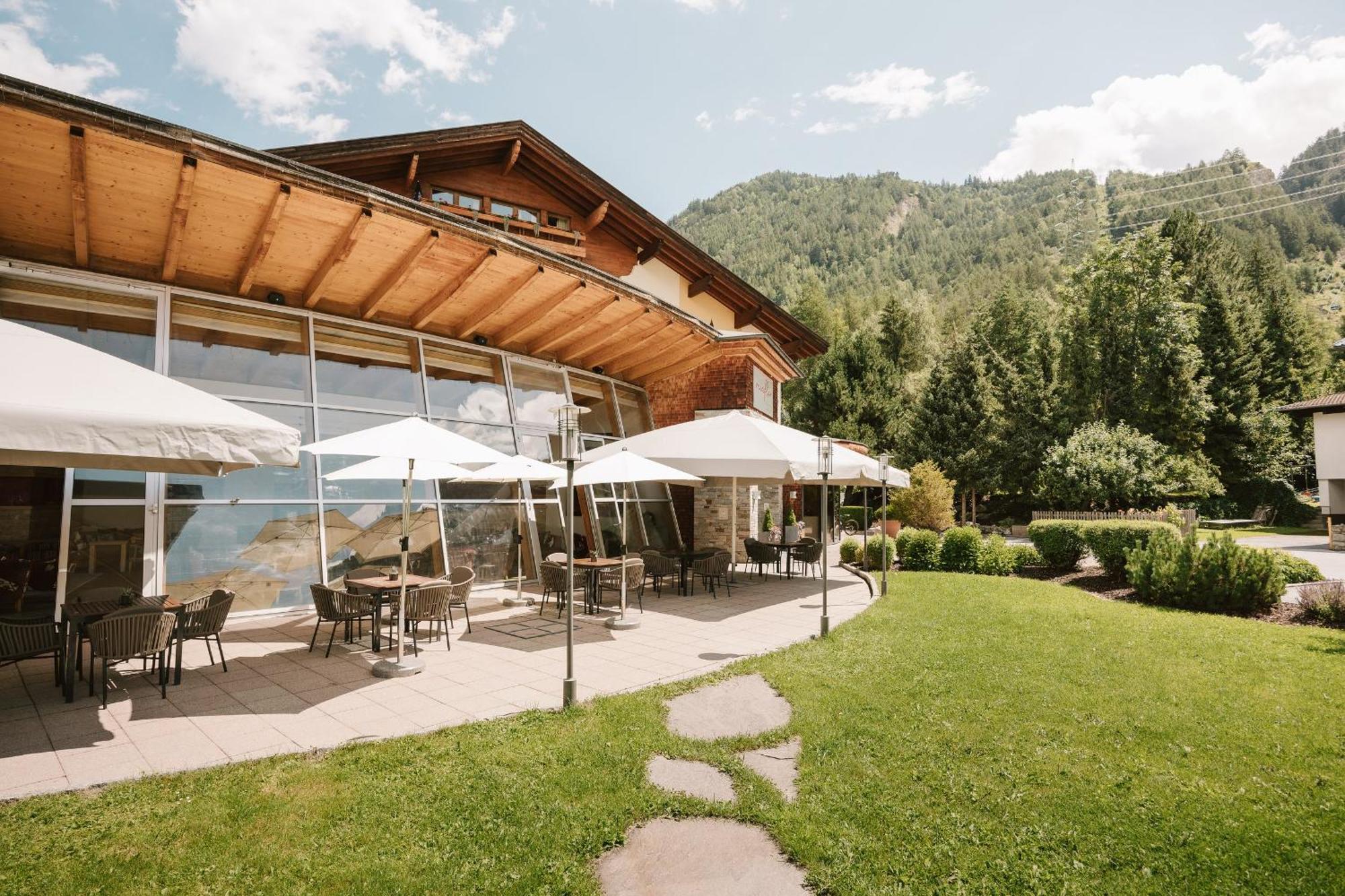 Neueroeffnung Miaflor Familien- & Aktivresort Ried im Oberinntal Exterior photo